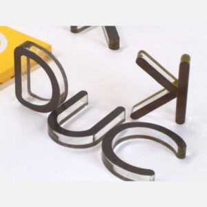 Differenza tra plexiglass e forex